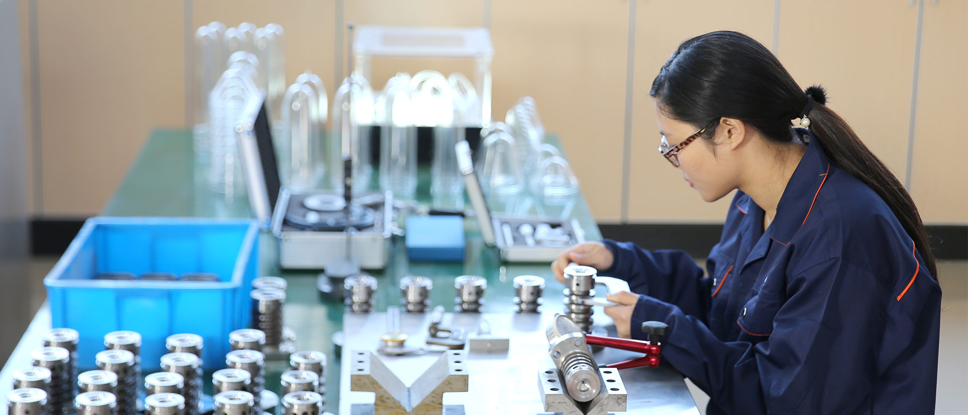 Bercakap tentang proses pengacuan suntikan preform PET